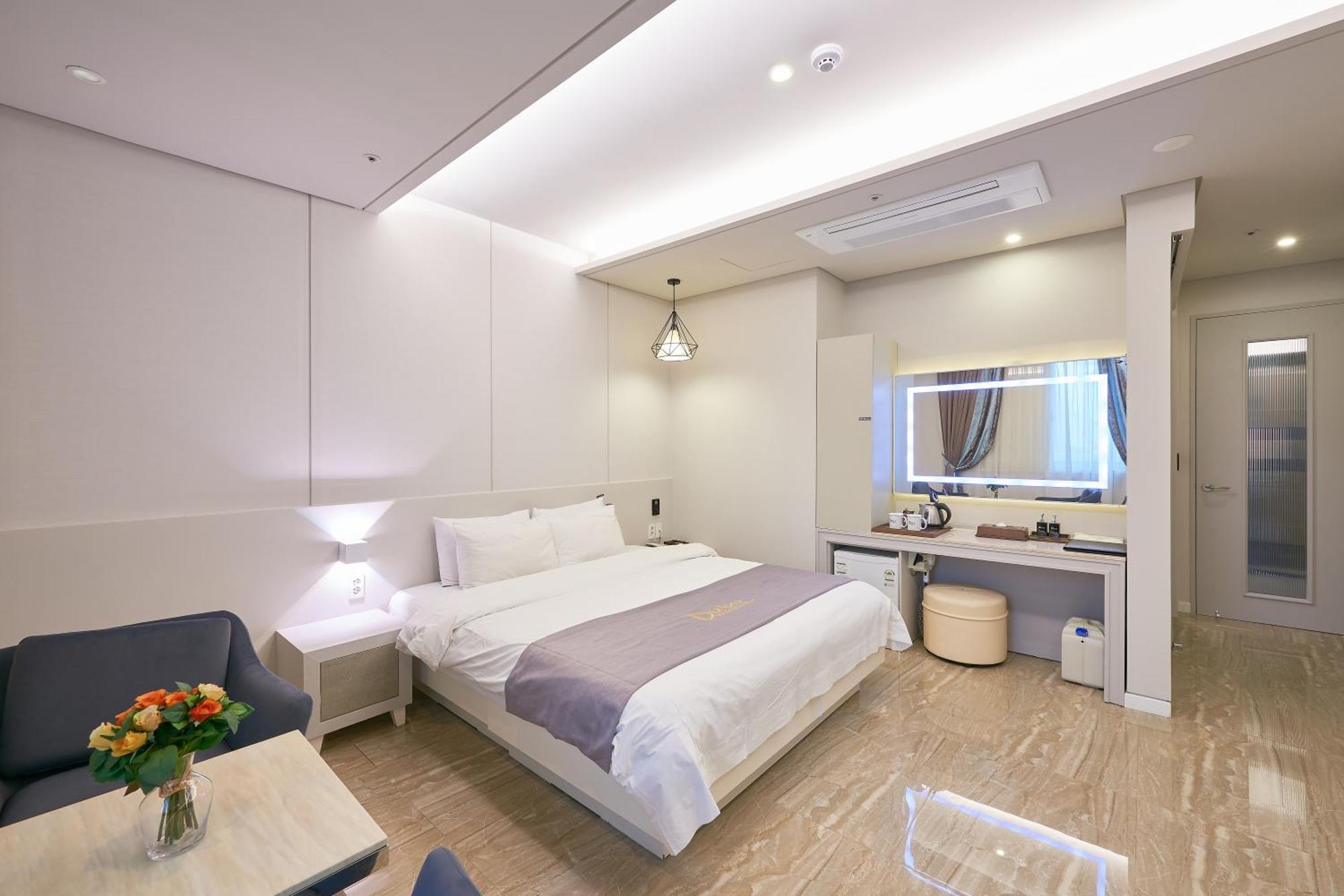 Dubai Hotel Gwangju Metropolitan City Exterior foto